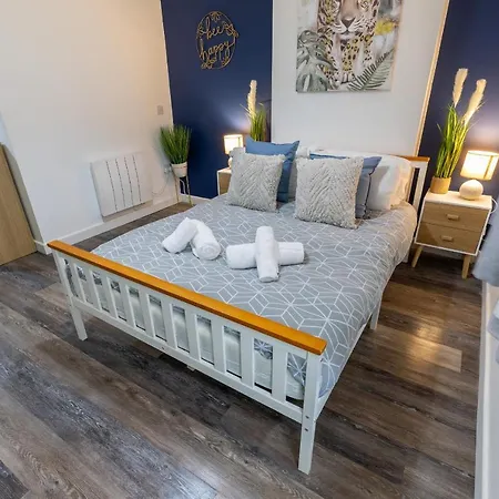 5 Queen Street Hotel *